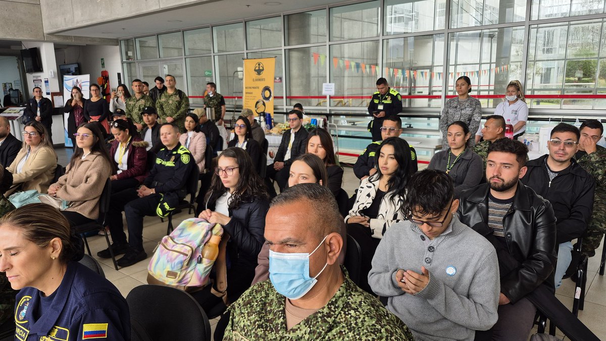 #EnEsteInstante Acaba de iniciar la jornada de caracterización de miembros de la Fuerza Pública que han sido víctimas del conflicto armado en la <a href="/divriveteranos/">Dirección de Veteranos y Rehabilitación Inclusiva</a> (calle 21 # 44-40, Bogotá). La jornada irá hasta este jueves 30 de octubre.