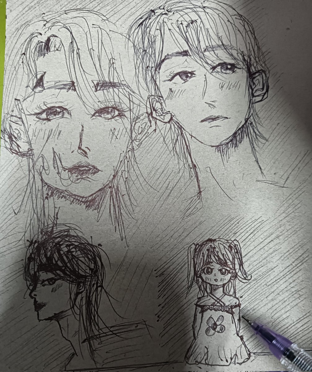 Athansiaobelia's tweet image. Sketching rubbish in class lol 😂 cause I was bored
#sketches #drawing #doodle