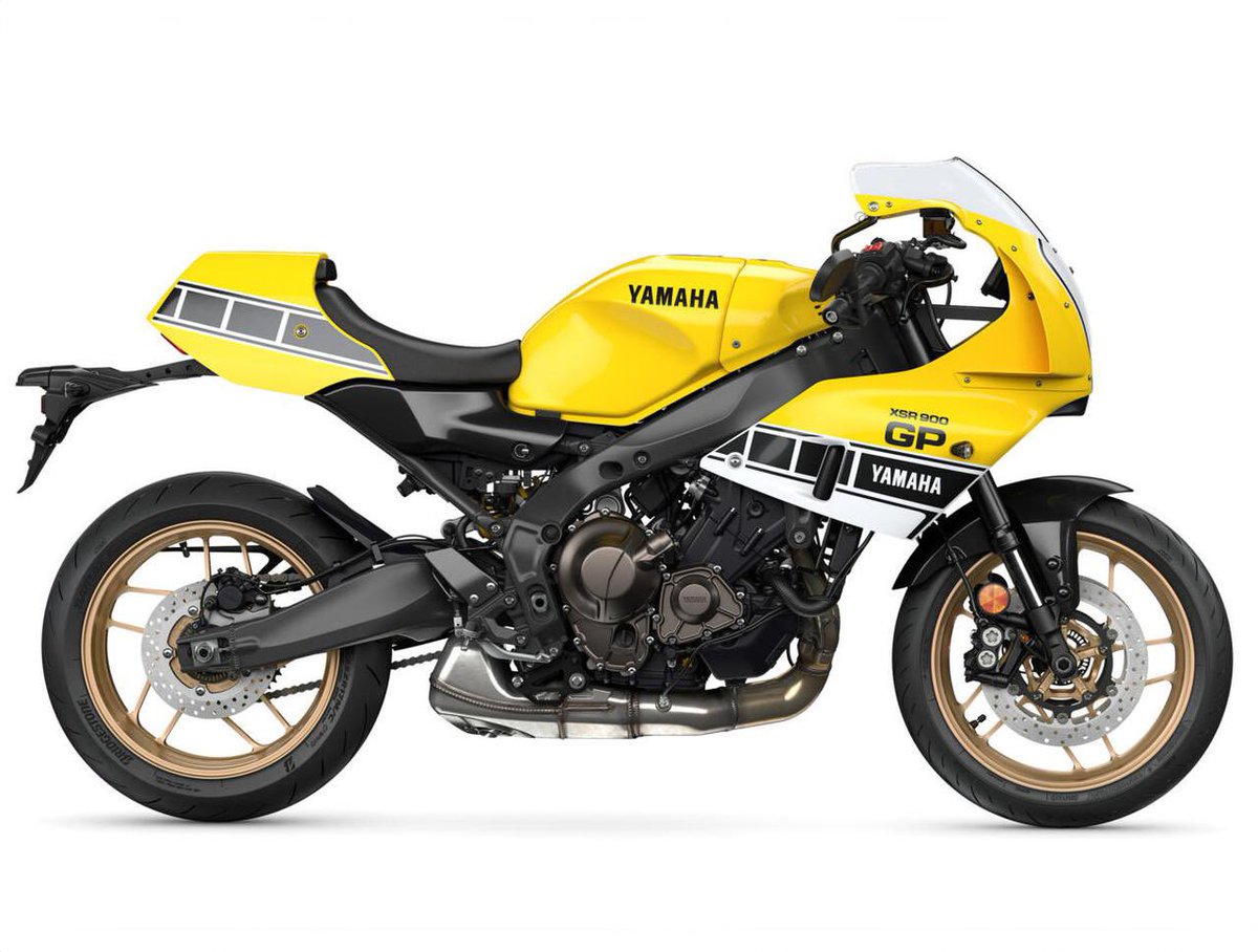 PutiMotor's tweet photo. ヤマハXSR900GPの2026年モデルが海外で発表❗️

今回のカラーリングは“キング”ケニー・ロバーツが駆ったYZR500を思わせる「インターカラー」を採用🏁

マールボロカラーを思わせるレッドのグラフィックも継続となっており、かつてのワークスマシンを思わせるそのスタイル。

https://t.co/mTyhVnyewO https://t.co/rUbKOfLLe4