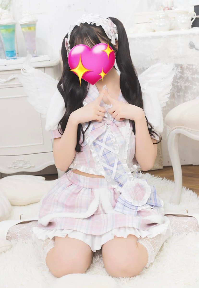 amaimai_eclipse's tweet image. 萬聖節買了兩套衣服👼🏻😈

有點猶豫要穿哪一套🥵！！！
貫徹小惡魔的話要穿惡魔
但又覺得天使的很可愛🥺

會來的大家覺得呢👉🏻👈🏻
