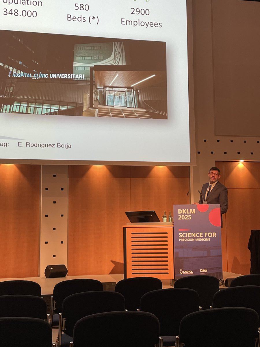 LabClinicoVlc's tweet image. 📸 València presente en Leipzig 🇩🇪

Compartiendo en el #DGKL2025 cómo la innovación digital y los sistemas CDS están transformando el laboratorio clínico.

🌍 Ciencia valenciana en el escenario internacional.

#DigitalHealth #Innovación #LaboratorioClínico