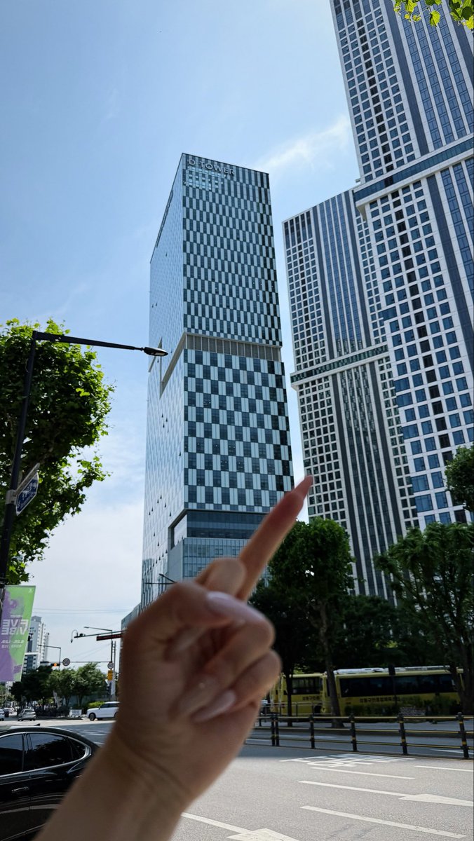 BBHKing_506's tweet photo. I came to Korea with the sole purpose of doing one thing^^🖕 https://t.co/wkBuV3BpX0