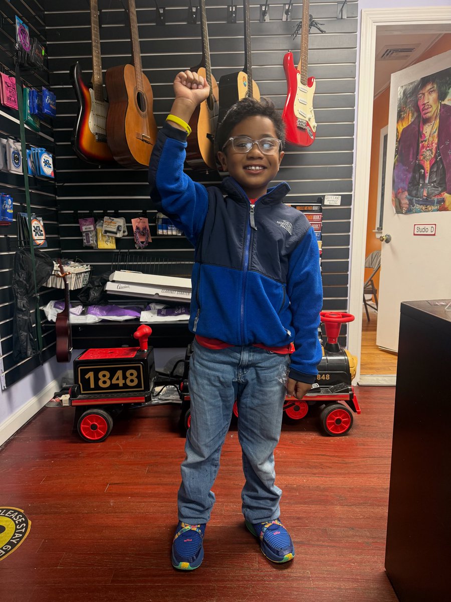 BigBeatStudio's tweet image. Congratulations Ethan on earning your yellow wristband through Big Beats Merit Program! Keep up the hard work!
.
.
#musiclesson #musiclessonsforkids #musiclessonsforadults