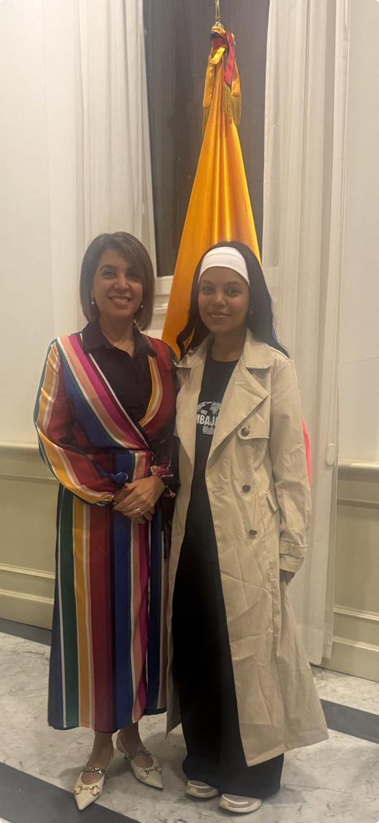 jorgerojas2022's tweet photo. ¡Gracias!

Las embajadoras de @EmbajadaColDE e @EmbColItalia  y los embajadores de @EmbColBruselas , @EmbColombiaMex , Portugal, @embcolfrancia  y @EmbajadaColUru  recibieron a las estudiantes de la @Unicordoba_Col  que asumieron el Reto Diplomatico. 

Que buena iniciativa la que adelanta la Universidad de Córdoba;  para acercar la diplomacia del Gobierno del Cambio a la juventud universitaria en los territorios de Colombia.