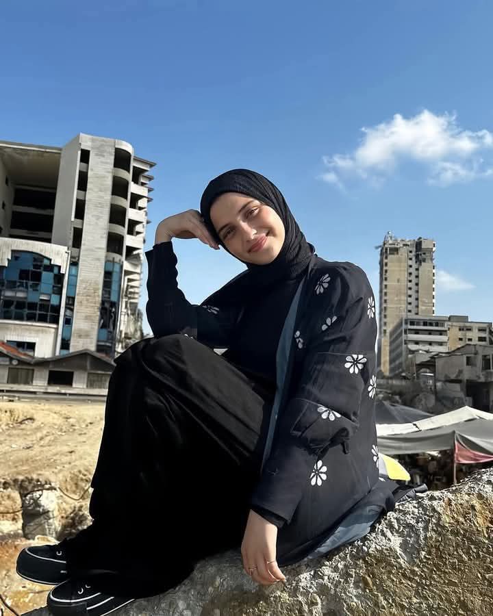 The algorithm isn't helping, but you can.

Replying with a dot . , will be a big help!
chuffed.org/project/nermeen