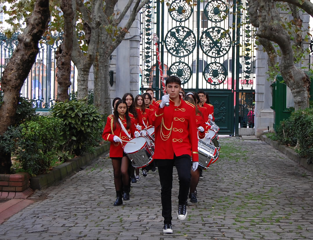 Galatasaray Lisesi tweet media