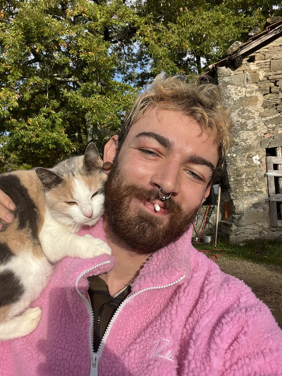 FabQueer_'s tweet photo. J’en met 3 mais balek https://t.co/e49Wv9VDlR