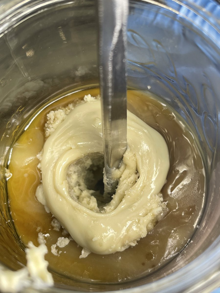 KacheThca's tweet photo. Retweet this if you want some super Boof🔥🚀

Whole lab smelling like citrus after whipping this one🍊

25% off all premium rosin using code: ROS25 

#terps #rosin #hash #hream #hemp #thca #thc #cbd #live #hashrosin #liverosin #zaza #za #canna #mj #cannabis https://t.co/Xa9sxG2fzB