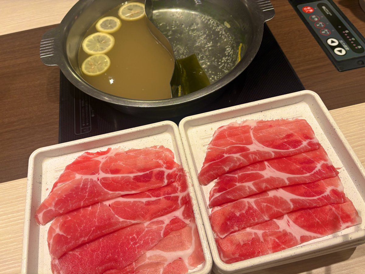 bbchan_maruhan's tweet photo. みんなありがとういただきます！←

あとマルハン辞めてないです✨🧍‍♀️✨
パチンコ事業から観光事業に異動したので
もうパチンコ店員ではないってだけです！
現在の勤務先は道後温泉大和屋本店です！ https://t.co/DvpdxlYDXl