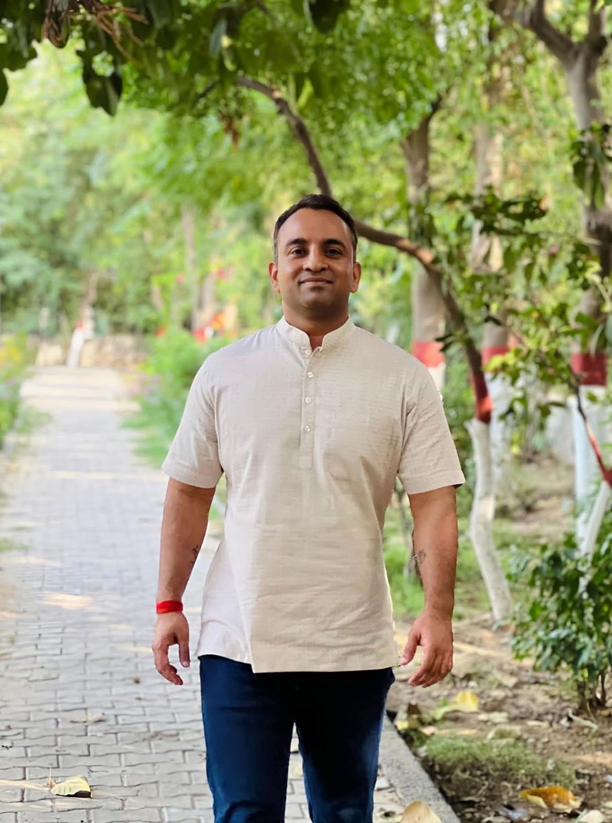 bjparchanagupta's tweet image. भाजपा हरियाणा सोशल मीडिया प्रदेश संयोजक  श्री #ArunYadav जी को जन्मदिन की हार्दिक शुभकामनाएं एवं बधाई!!🎂

ईश्वर आपको उत्तम स्वास्थ्य, दीर्घायु और समाजसेवा के पथ पर निरंतर प्रगति प्रदान करें। आप सदैव खुश रहे, स्वस्थ रहे, बेमिसाल रहे।

@BeingArun28