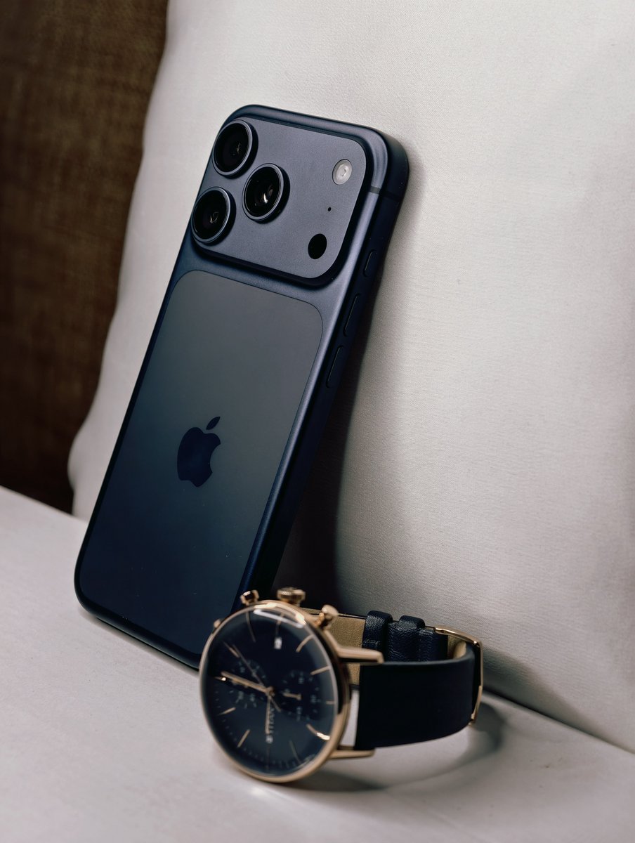 TechTurbanator's tweet image. iPhone 17 Pro x @titanwatches 
Product Shots ⌚ 

📸- Vivo X200 Pro