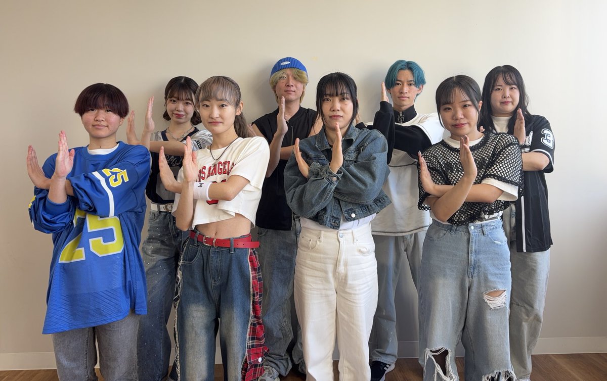 dance_HUSM's tweet photo. 💃医大祭カウントダウン🕺

 ＼本番まであと4日／ 

今日はKPOP boysの皆さんです✈️
Stray Kids「S-Class」にチャレンジします💪🏻✨
強さとクールさを兼ね備えたパフォーマンスをお楽しみに☺️
ペンライトを持って、一緒に盛り上がってくれたら嬉しいです❣️ https://t.co/cDK6n7rEv9