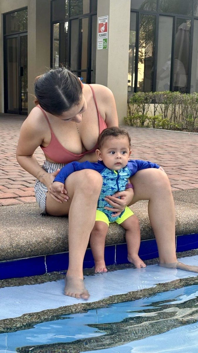 melannybgp's tweet photo. juandi bebe y su primera vez en la piscina🫣❤️ https://t.co/DWcvWXdWyS