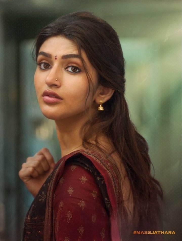 Sree Leela ♥️✨ Cute teacher'u 💕 #sreeleela 

#MassJathara #MassJatharaTrailer
<a href="/sreeleela14/">Sreeleela</a>