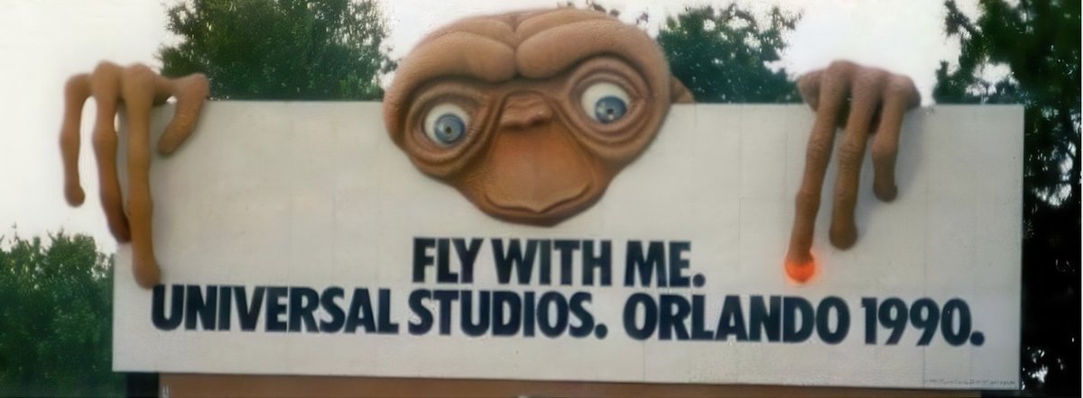 robbloomcw's tweet image. Same thing here. No attraction name. No Universal logo. Beautifully simple. #universalstudios #advertising