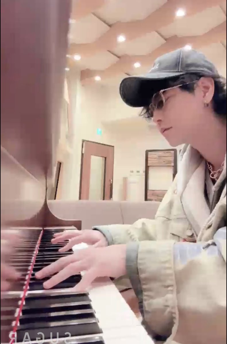 mirei12151215's tweet image. #佐藤健SUGAR
何曲🎹弾いてくれただろう
有り難すぎる……てきな……てきな……❤️
凄い人ですよ！
#佐藤健さん
ツアー✈️頑張ってください
いつか 機会があったらね🎹待ってるね