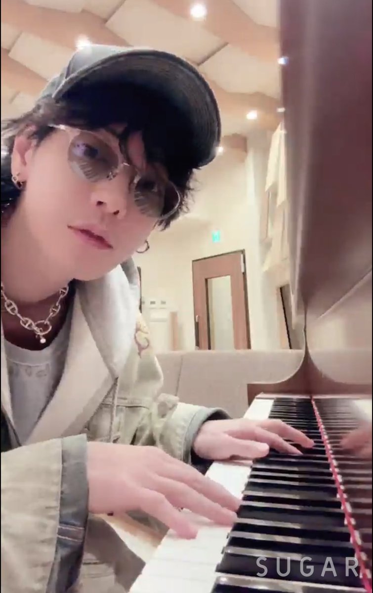 mirei12151215's tweet image. #佐藤健SUGAR
何曲🎹弾いてくれただろう
有り難すぎる……てきな……てきな……❤️
凄い人ですよ！
#佐藤健さん
ツアー✈️頑張ってください
いつか 機会があったらね🎹待ってるね