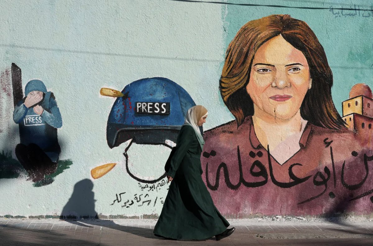 CPJ renewed its call for an independent and transparent investigation into Israel’s killing of Palestinian-American journalist Shireen Abu Akleh, after a former senior U.S. security official said in a news report that the U.S. government downplayed evidence in her killing and the