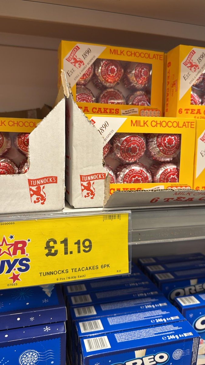Over 200% markup in price for a tea cake. Dublin v Newry prices. <a href="/CentraIRL/">Centra Ireland</a>
<a href="/martinheydonfg/">Martin Heydon</a> #robbery <a href="/Tunnocks/">Tunnock’s</a>