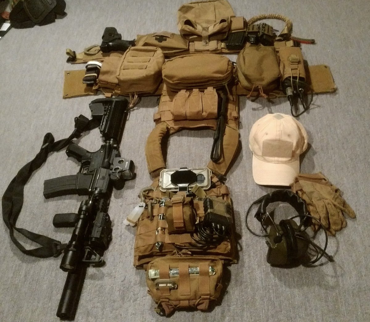 コヨーテブラウン系　サバゲー装備一式セット一部実物 わく3 on X: 