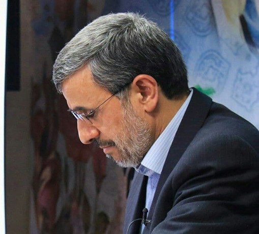 sadeghkazerooni's tweet photo. اساس رد صلاحیتهای الیگارشی  بر این بود که: 
مردم ما حقوق قانونی خود را نشناسند
پدر معنوی آنها می گفت، اگر #احمدی_نژاد ادامه پیدا کند مردم از ما طلبکار میشوند
زاد روزت جاودانه باد https://t.co/Q1JQwsyV4d
