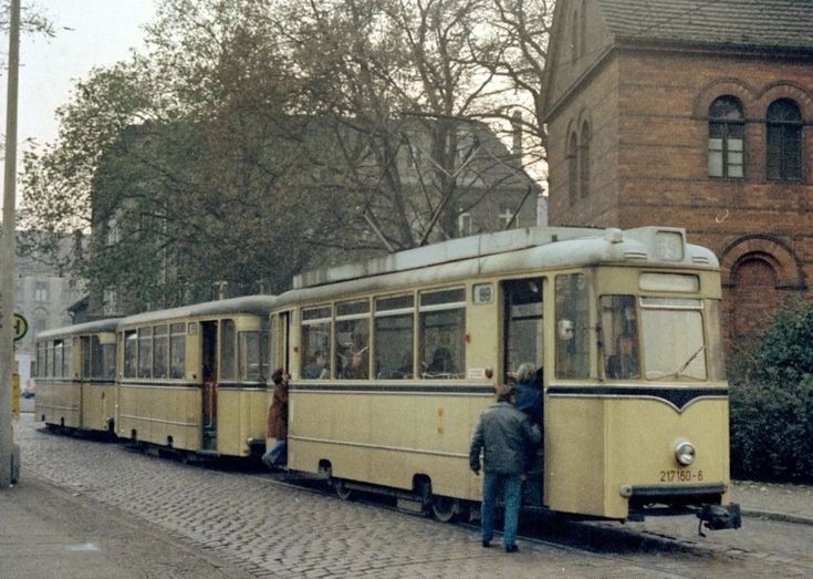 GDRvisuals's tweet image. Köpenick, East Berlin, 1973.