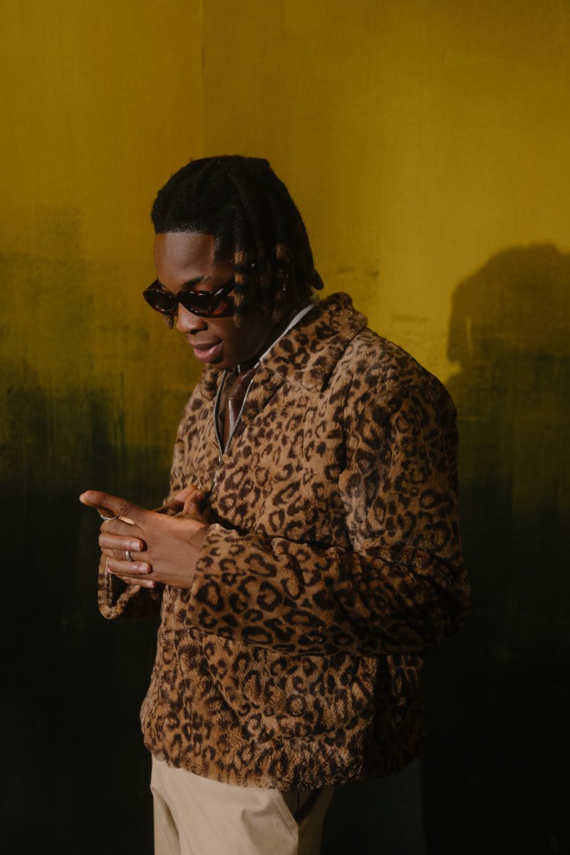 DapperMusicEnt_'s tweet image. The stats never lie 📈📈📈

@bhadboi_oml’s “Wasiu Ayinde” is officially the Song of the Summer 🌞

Mr. Bee @Rybeena_ rolls up close in 3rd place with @official_shoday for “Gaddem” 🥰

Dapper Boiz are at it again 💎