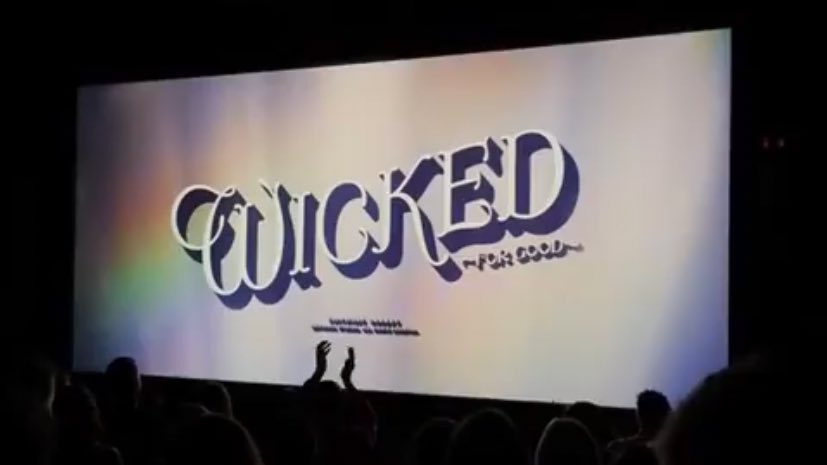 areviewmusical's tweet photo. O título de Wicked: Parte II com o arco íris 🥹🌈 https://t.co/DkviCAjBNy