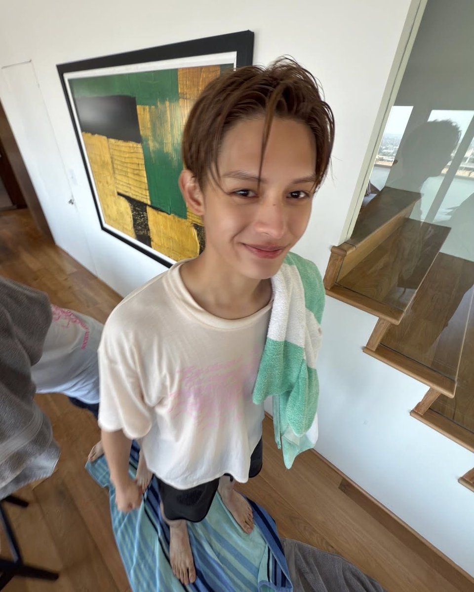 hyeon_sean's tweet photo. Bahagia terus yaa James ๐๐
Selalu jadi abang yg keren buat adek-adek ๐ค
#WeLoveYouJames
#AlwaysWithJames
#JamesOurPride https://t.co/8v9ZvkYSfQ