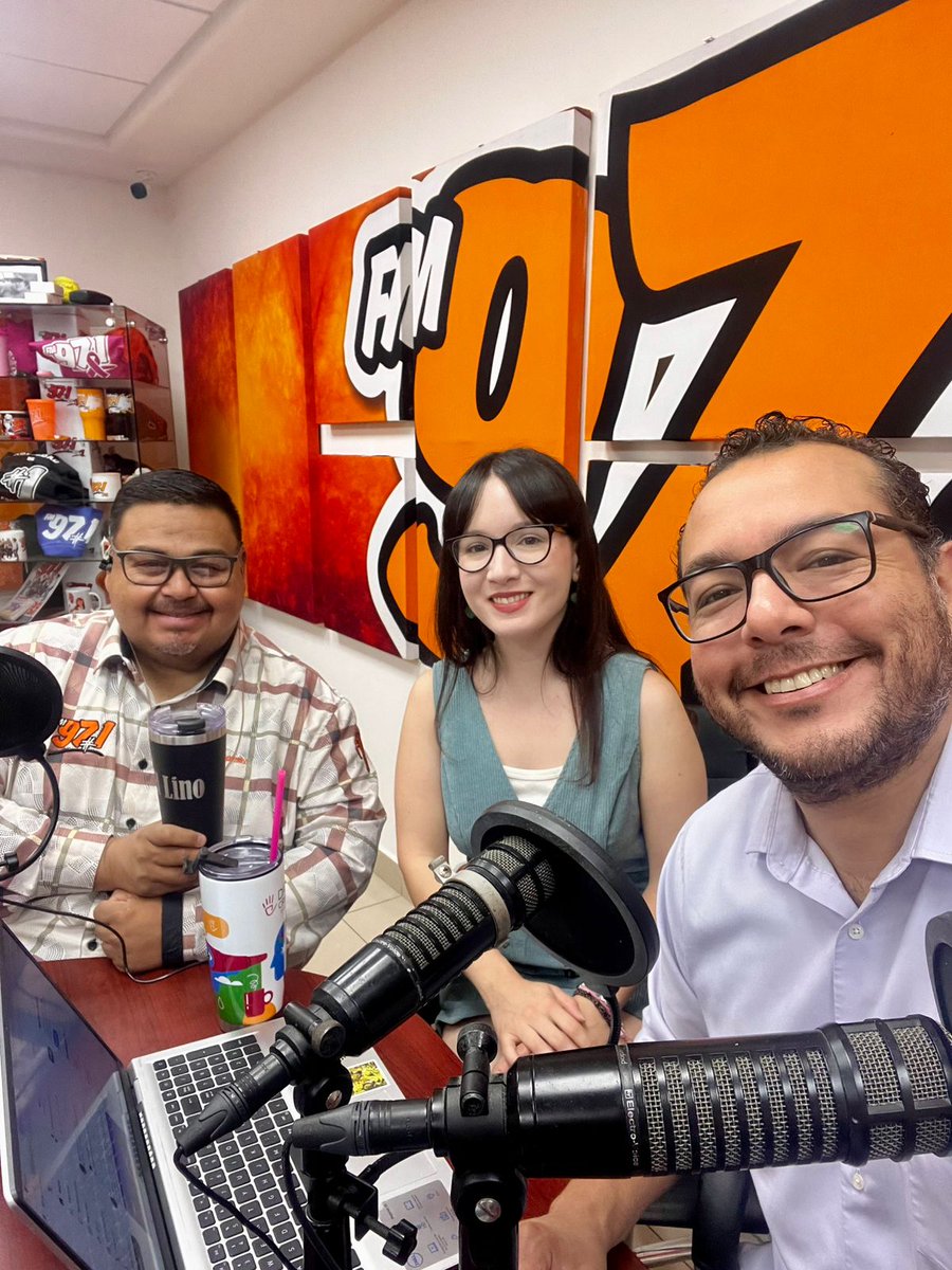 ¡Al aire en #1Noticias! ¿Ya tomaron café? ☕️

Después del juego de anoche entre Dodgers y Azulejos, urgía el cafecito en pleno noticiero. 

Siga a Lino Martínez, <a href="/mayracedilloo/">Mayra Cedillo</a> y un servidor en La #1 para todo #Sonora.

¡Gracias por vernos y escucharnos!