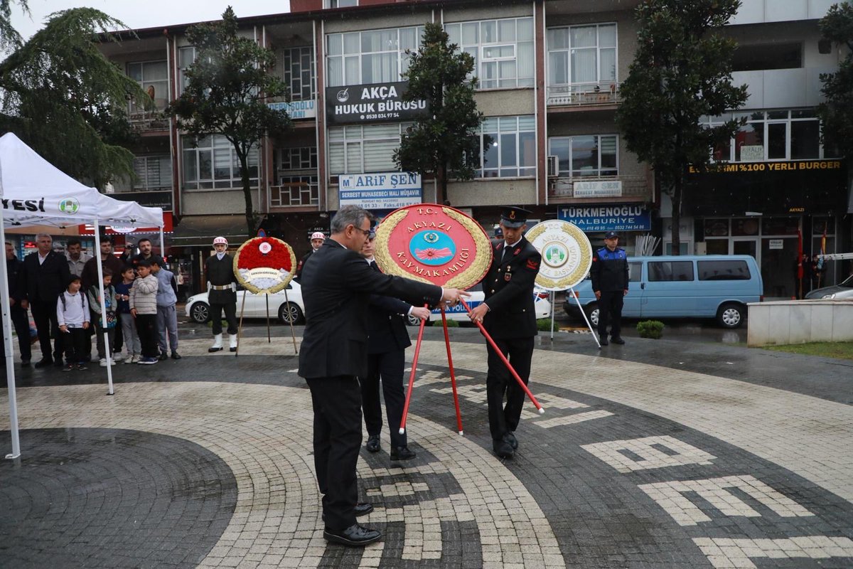 29 Ekim Cumhuriyet Bayramı Günü münasebetiyle, İlçe Kaymakamımız Sn. Mustafa İkbal EŞKİ ve ilçe protokolünün katılımıyla Atatürk Anıtına çelenk sunma töreni gerçekleştirildi.
<a href="/MustafaikbalEsk/">Mustafa ikbal Eşki</a> 

#29EkimCumhuriyetBayramı