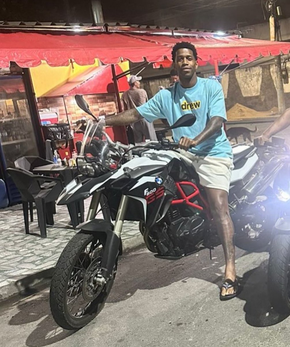 GilDefensor04's tweet photo. Quero que o santus si Foda kkk Pai tava no bololo ontem ligando pra nada. Só randandandan na oreia dos véio da torcida jovemkkk vai curintia #Bolsonaro2026 🇧🇷🔫 https://t.co/6G60NTkYO5