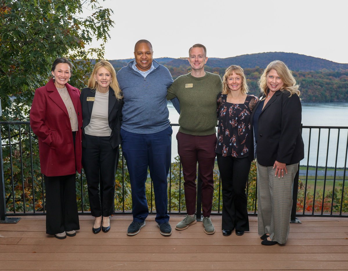 WPAOG's tweet image. Starting the day on a high note!

This morning we hosted a working breakfast for the current Class Officers.☕

The aim? Providing support to the Cadet Class Officers as they build class legacy &amp;amp; unity. 🤝

#ForCountryWeCommit #EarnedNotGiven #NoCallingTooGreat #HoldTheLine