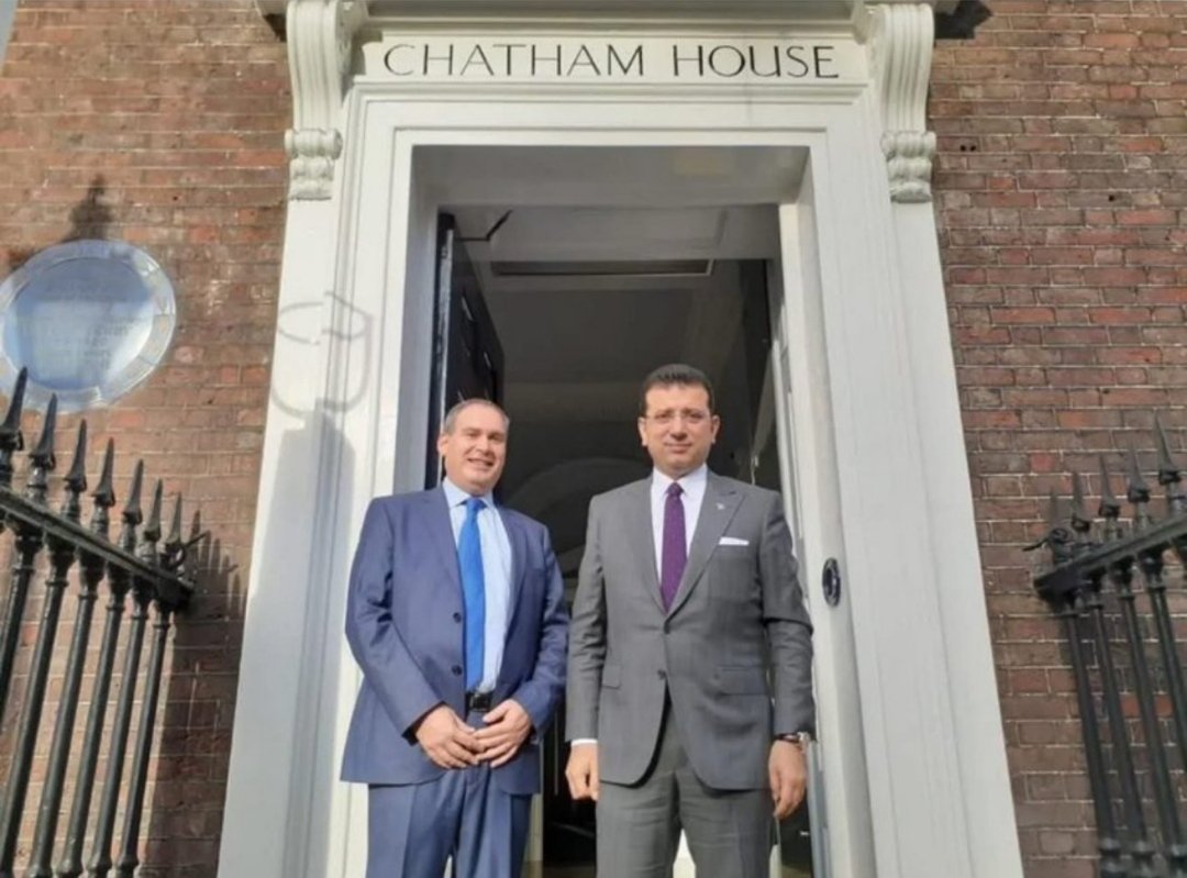 Hüseyin Gün itirafçı olarak İmamoğlu’nun İngiliz İstihbaratı ile çektirdiği hatıra fotoğrafını Devlete teslim etti.

Vahdettin'i, Said Nursiyi İngiliz ajanlığı ile suçlayan soysuzların torunları !