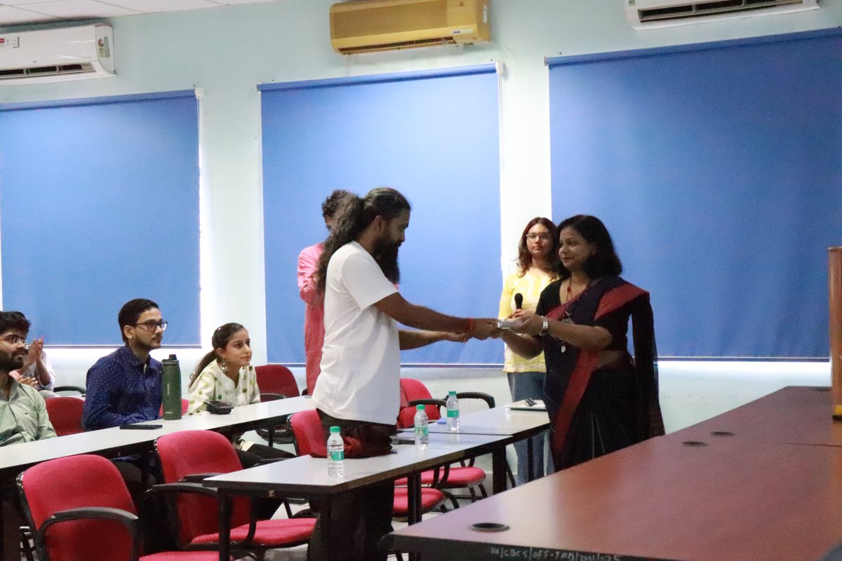 cogscicbcs's tweet image. CBCS, celebrated its 23rd Foundation Day on Oct 28 with a talk by Dr. Nisheeth Srivastava (@IITKanpur ) on “Modeling Decision Failures.”

He discussed computational models of decision-making, from procrastination to quitting.

#CBCS #CognitiveScience #IITKanpur