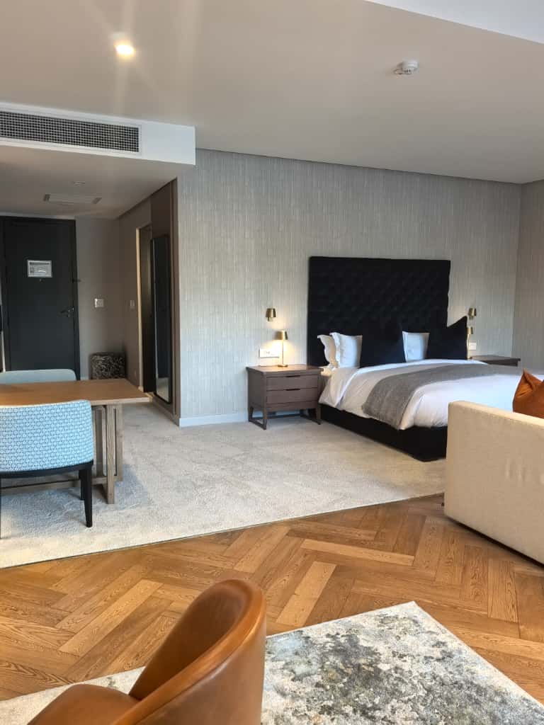 TourvestDM tweet media