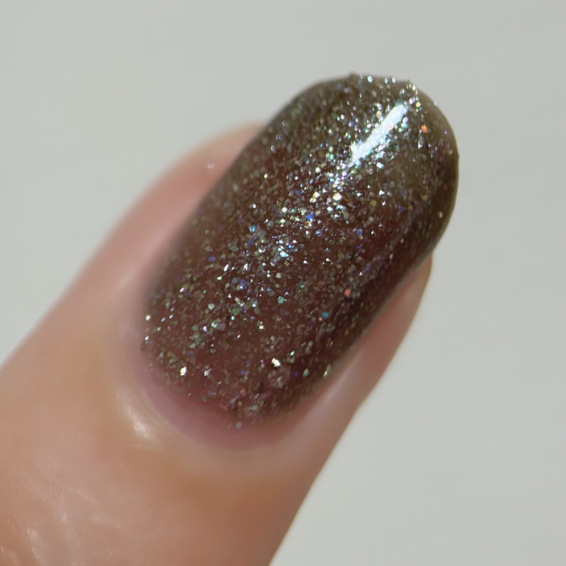 《使用色》
MITO TOKYO キャバレー

発表されて真っ先に買おうと思ったカラー。あの空間独特の煌びやかで妖艶な輝きがとても美しいんだけど写真に収めるの難しい…！大人カラー…！

#セルフネイル