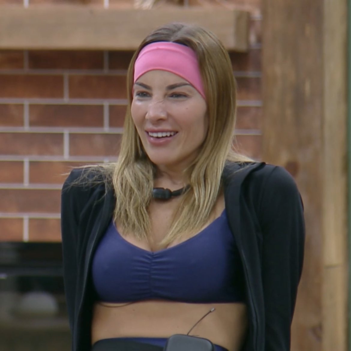 qgsaorycardoso's tweet image. GENTE?
Advogada de todos, Maria, que também se diz feminista pela casa, afirma que Saory chamar Wallas de machista, torna ela tão machista quanto o peão. VAMOS RIR?!
#TeamSaory | #AFazenda
— @saorycardoso