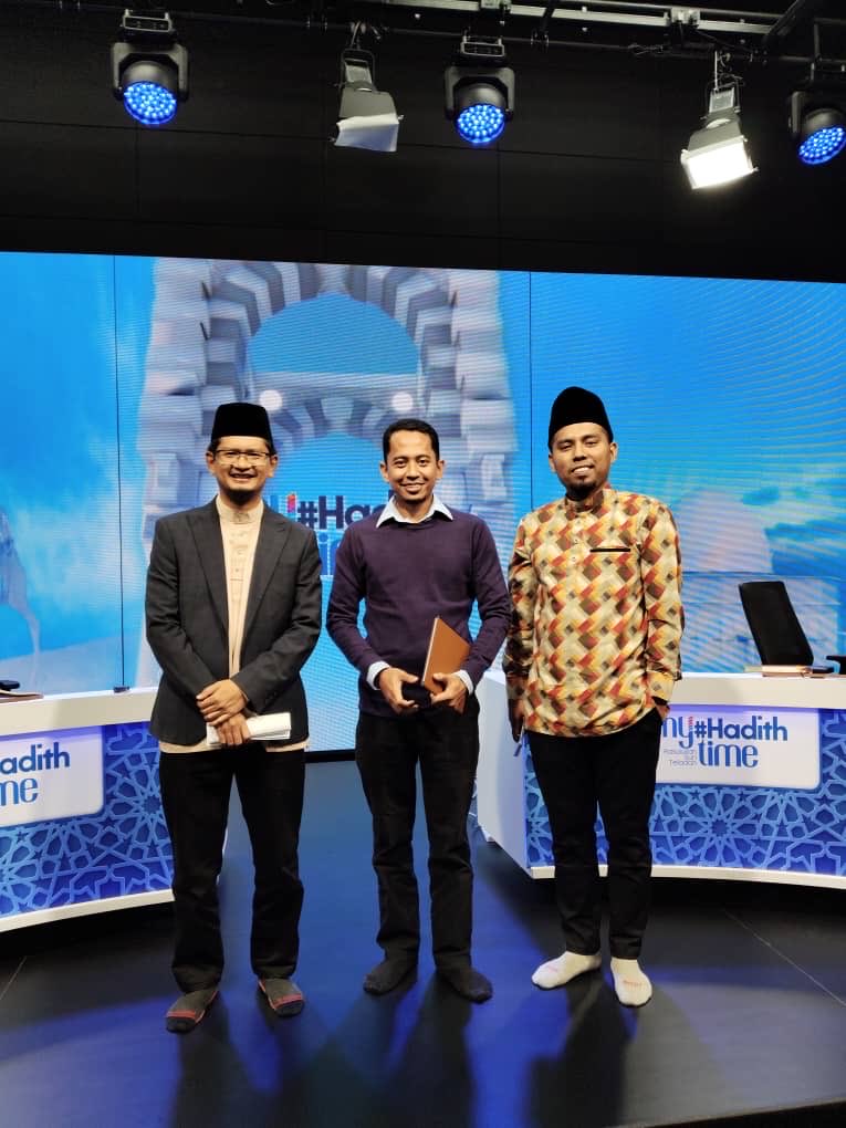 myhadithtime's tweet image. Rakaman My #HadithTime 2.0 hari ini istimewa bersama Aiman Psikologi. Membincangkan topik “Psikologi Pembuli dan Mangsa Buli”

Saksikan siarannya pada 7 november ini insyaallah.

@AimanPsikologi