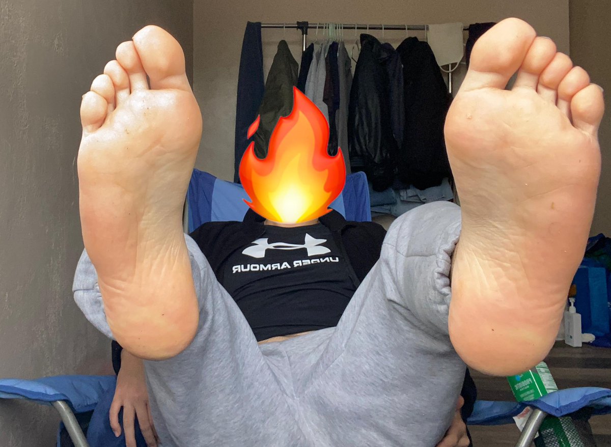 Her yerimi karış karış yalamak koklamak ve erkekliğimi içine çekmek istediğini biliyorum 

I know you crave being lost in my dominance and scent