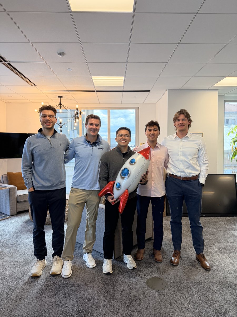 alumni_rocket's tweet image. A quick look behind the scenes at Rocket! 🚀