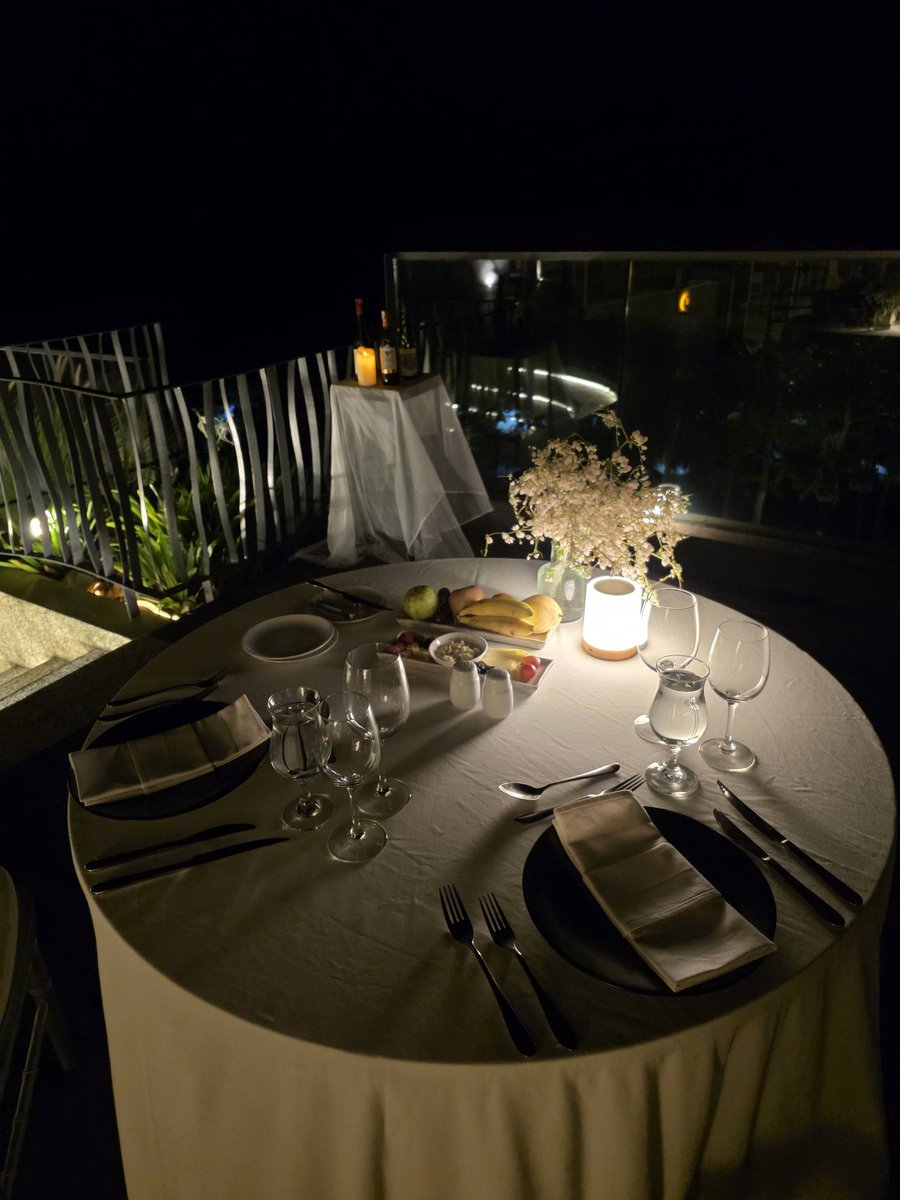 he didn't ask me do you want to be my boyfriend but he ask me

"mau ngga dijagain selamanya?"
and i say yes ❤️

<a href="/dombabersyukur/">domba</a> YD💙