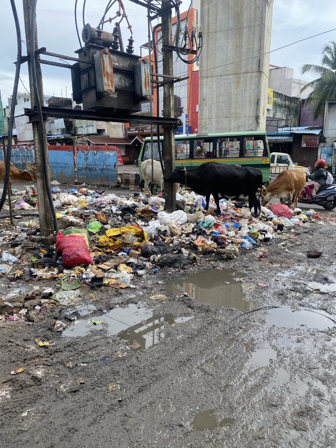 Muru17787's tweet image. Let’s keep spreading images and videos of rain affected roads and places of Chennai/TN
and copy national medias 

This DMK govt should be named and shamed all over India

@saravofcl 
@SiluvaM_ 
@madraspaiyan_ 

 #SingaraPotholeCHENNAI