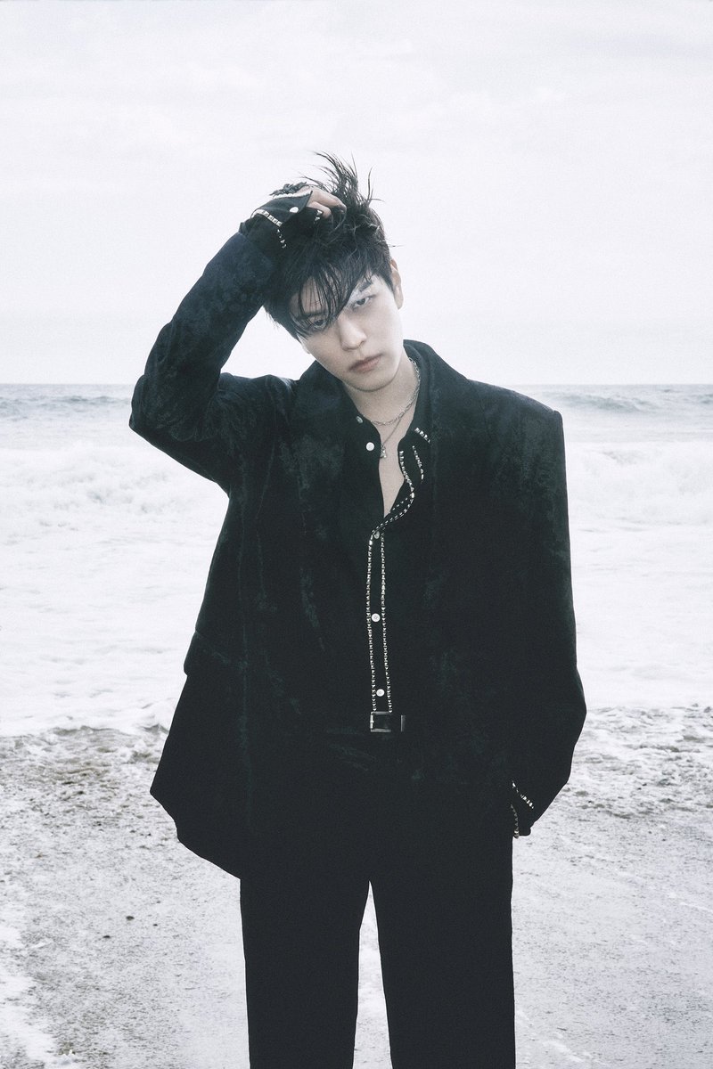 gurizzann's tweet photo. 진짜너무잘생겼고얼굴형완내스…. 하. https://t.co/mkZU91D3zK