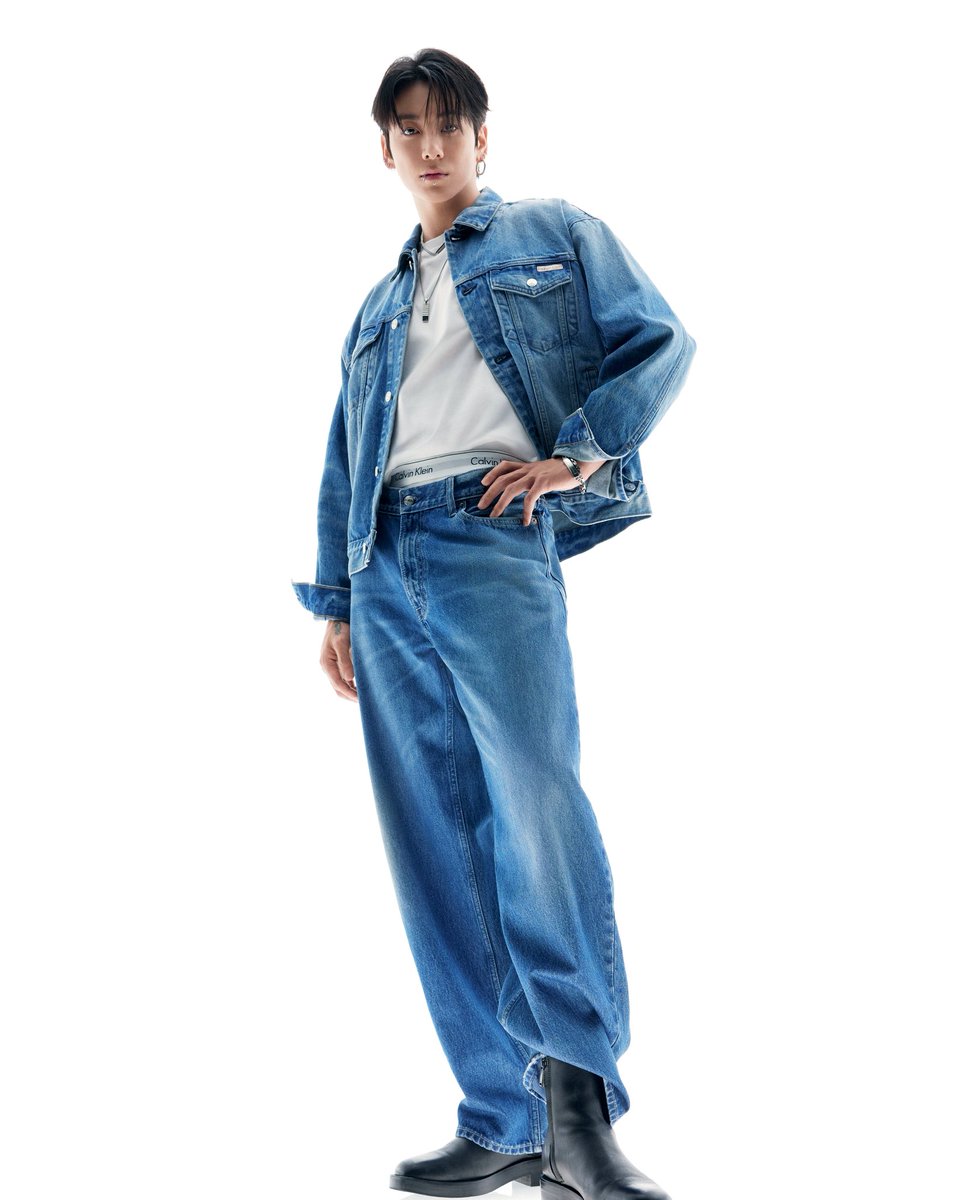 ElleMenThailand's tweet photo. Calvin Klein เปิดตัวแคมเปญเดนิมล่าสุดนำโดย จองกุก วง BTS ถ่ายทอดพลัง ความมั่นใจผ่านคอลเล็กชันนี้ถ่ายทอดเสน่ห์ยุค 90s

#ELLEMENReport
#ELLEMENThailand
#CalvinKlein
#jungkook @bts_bighit https://t.co/mX5vXnVzAC