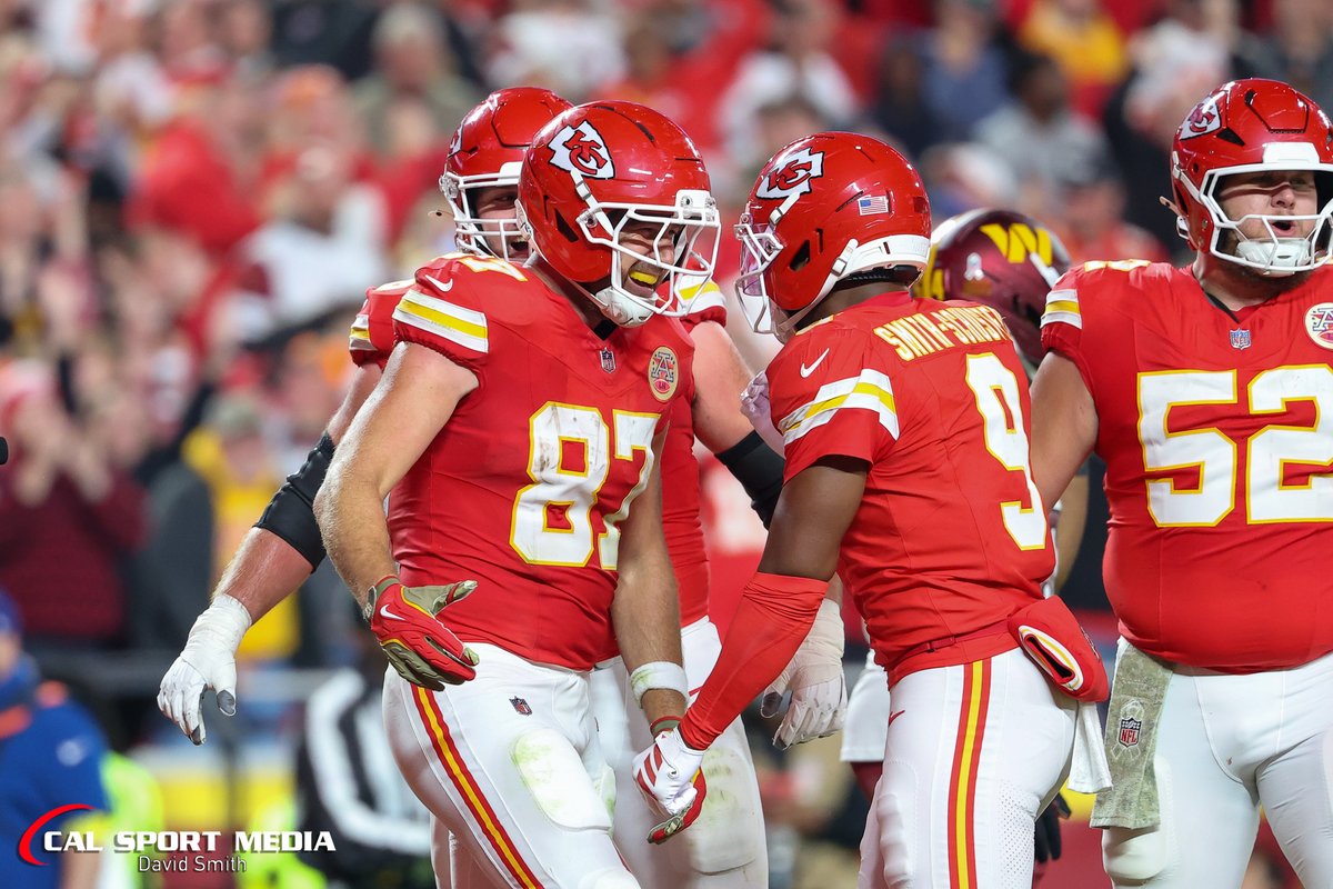 The Chiefs started a little slow last night, but things began clicking in the second half. These are four images from my coverage of their win over the Commanders for Cal Sport Media. #ChiefsKingdom