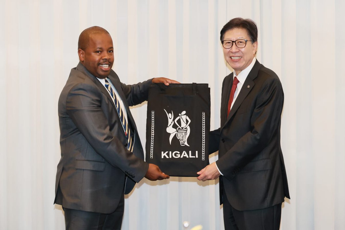 CityofKigali's tweet photo. On the sidelines of The 2025 Busan Global City Tourism Summit, the Mayor of the City of Kigali, @DusengiyumvaS, met with Hon. Park Heong-joon, the Mayor of Busan Metropolitan City.

Their discussion centred on smart city development, innovation, and the use of AI in city management. Busan, South Korea’s second-largest city and largest port city, is home to 3.5 million residents, ranks highly on the Smart City Index, and has recorded remarkable success in applying artificial intelligence to urban governance.

The meeting underscored shared ambitions between Kigali and Busan to harness AI-centred technology for sustainable, efficient, and people-centred city management.

#KigaliYacu