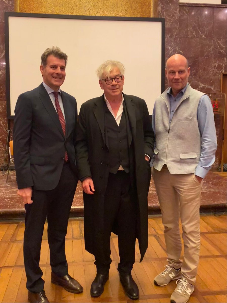 ambasciatasvizz's tweet image. Conferenza dell&apos;architetto🇨🇭svizzero Max Dudler la settimana scorsa a #Firenze. Un’opportunità per esplorare un approccio sostenibile all’architettura. #ArchitettiFirenze #GlanceAround #AriannaCallocchia