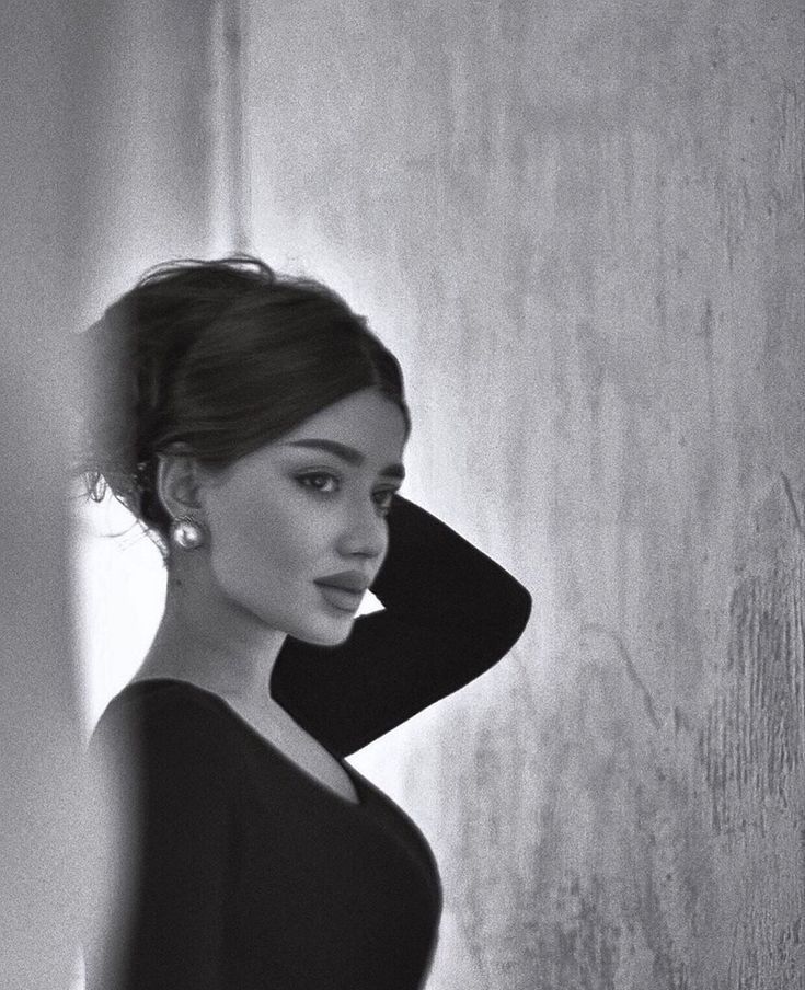 ㅤ

 قنوعة بـِ كُل شي إلا في تقديري لذاتي ، 
ما تليق بي الهوامش وأنا عنوان واضح
♥️🎻
ㅤㅤ