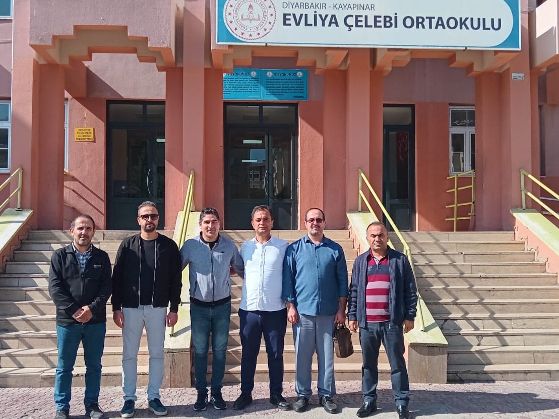 CKizilbag's tweet photo. Evliya Çelebi Orta Okuluna Müdür olarak atanan Mahşuk TURHAN'ı ziyaret edip hayırlı olsun dileklerimizi ilettik. https://t.co/NLvVFR4hIN